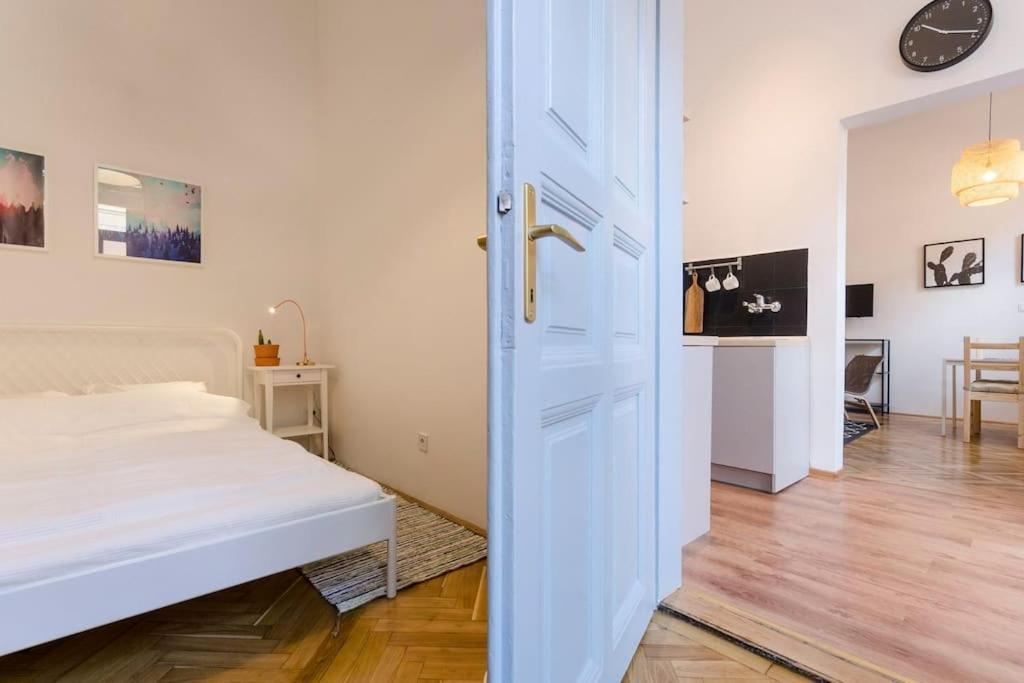 Cozy Studio In Famous Street Lejlighed Budapest